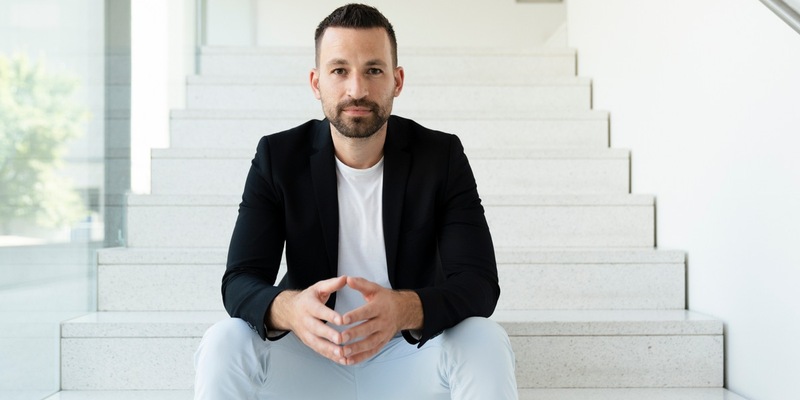 Patrick Hofer von der Vinnit-X GmbH: Wie er Quereinsteiger zum erfolgreichen Online-Business führt - Foto: presseportal.de