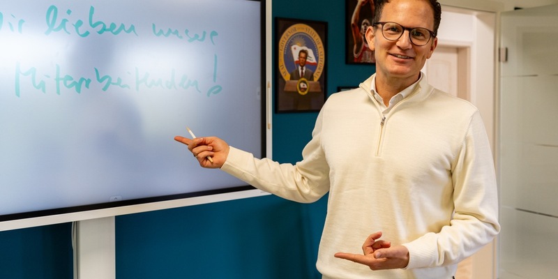 Bestens vorsorgen mit der BKV: Ralf Willems von der CORRIGO AG zeigt, worauf bei der Einrichtung einer betrieblichen Krankenversicherung zu achten ist - Foto: presseportal.de