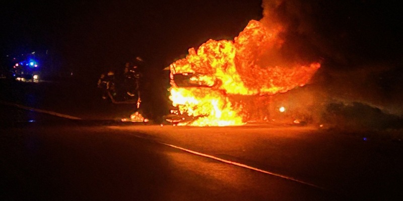 POL-PDLD: Schwegenheim - PKW in Vollbrand - Foto: presseportal.de