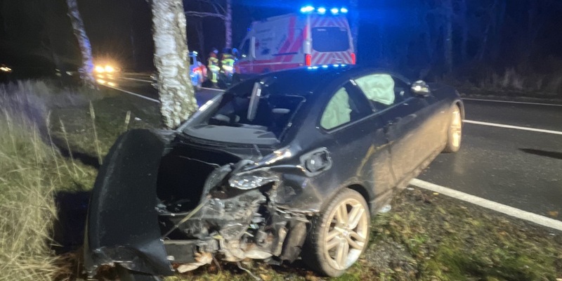 POL-HST: Pkw gegen Baum - Fahrer alkoholisiert - Foto: presseportal.de