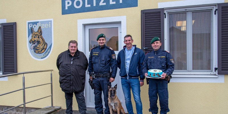 HARTL HAUS-Jubiläum mit Polizeihund - Foto: HARTL HAUS über pressetext.de