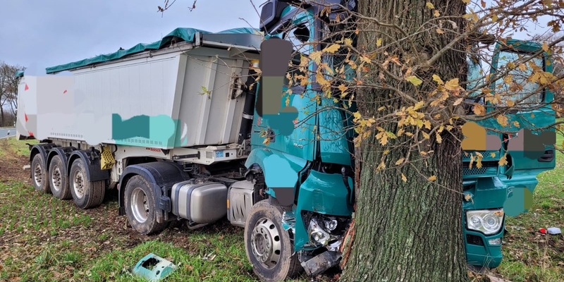 POL-NI: Stromausfall nach LKW Unfall - Foto: presseportal.de