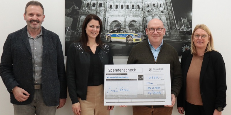 POL-PPTR: Adventskonzert 2023 - Polizeipräsidium spendet insgesamt 3.120 Euro an Annas Verein e.V. und die Polizeistiftung Rheinland-Pfalz - Foto: presseportal.de