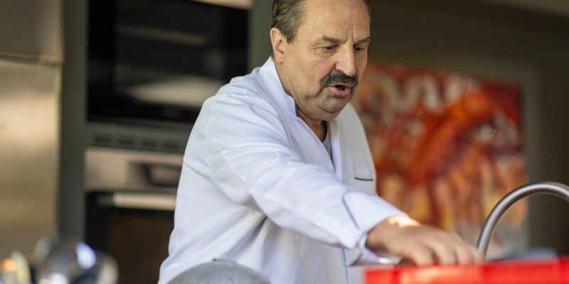 Fernsehkoch Johann Lafer sagt: «Geschmack ist nicht angeboren, sondern wird anerzogen.» - Foto: Helmut Fricke/dpa