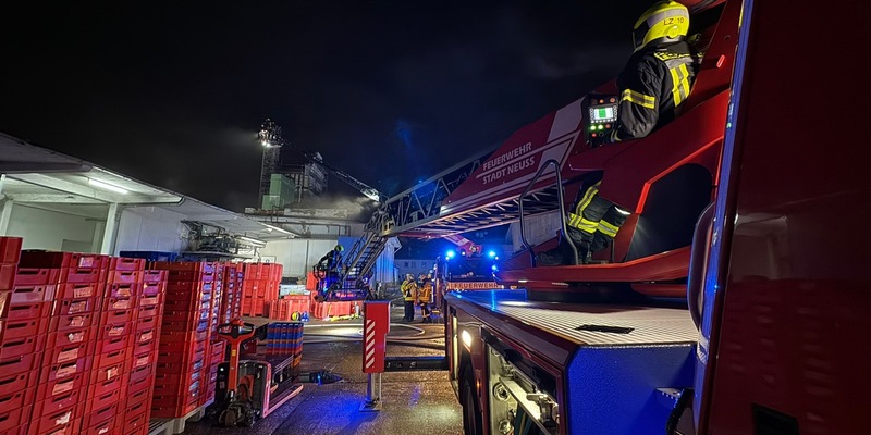 FW-NE: Brand in einer Fleischerei an der Büdericher Straße | Keine Verletzten - Foto: presseportal.de