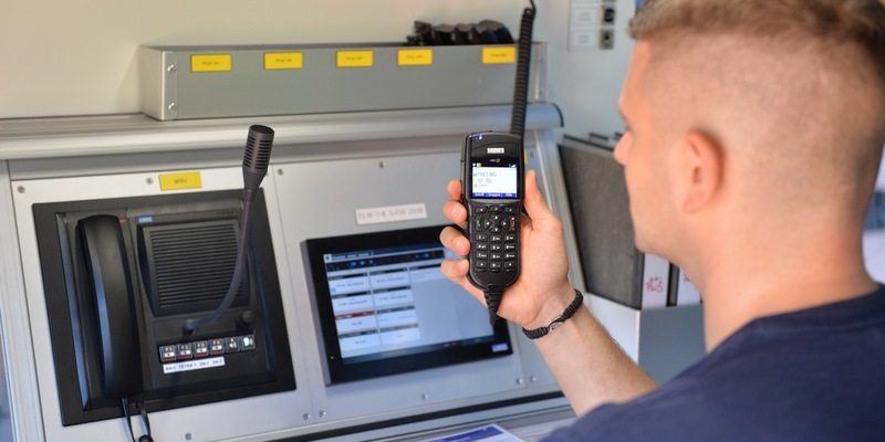 FW Stuttgart: Feuerwehr Stuttgart funkt ab sofort digital - Foto: presseportal.de