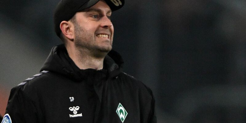 Bremens Trainer Ole Werner an der Seitenlinie. - Foto: Federico Gambarini/dpa