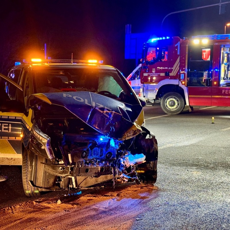 FW-EN: Verkehrsunfall zwischen Polizeifahrzeug und Linienbus - Foto: presseportal.de