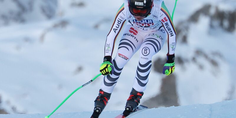 Enttäuschte in der Abfahrt: Kira Weidle. - Foto: Marco Trovati/AP/dpa