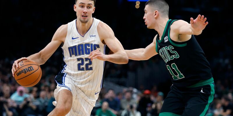 Franz Wagner (l) verlor mit Orlando in Boston. - Foto: Michael Dwyer/AP