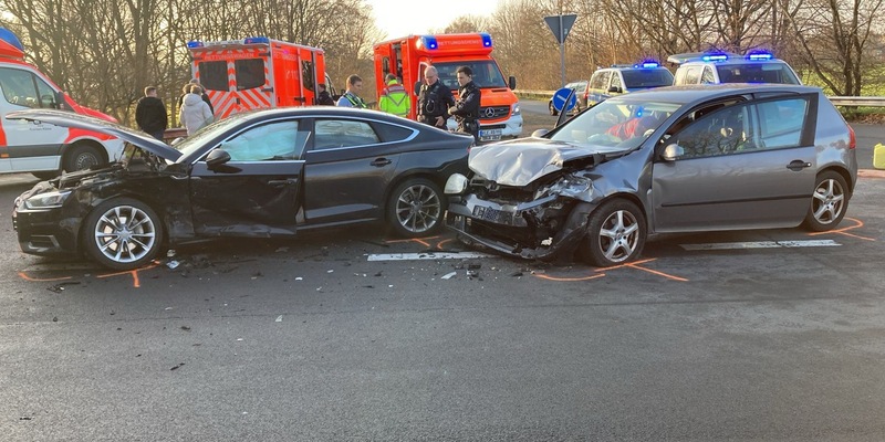 FW Kranenburg: Verkehrsunfall mit mehreren Verletzten - Foto: presseportal.de