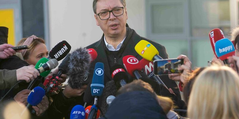 Die Partei von Präsident Aleksandar Vucic hat nach Angaben von Wahlforschern die Parlamentswahl in Serbien gewonnen. - Foto: Darko Vojinovic/AP