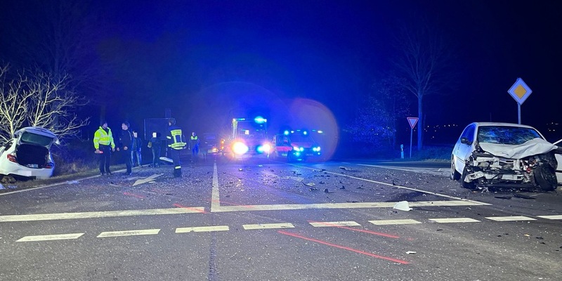 FW Helmstedt: Zwei Verkehrsunfälle, zwei Trageunterstützungen - Foto: presseportal.de