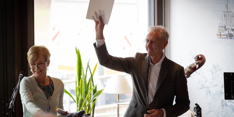 POL-H: Polizeipräsidentin Gwendolin von der Osten verabschiedet den Leitenden Polizeidirektor Detlef Hoffmann in den Ruhestand - Foto: presseportal.de