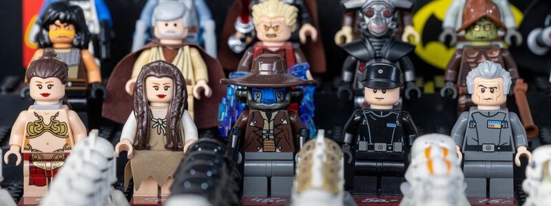 Star-Wars-Figuren von Lego. - Foto: Michael Reichel/dpa