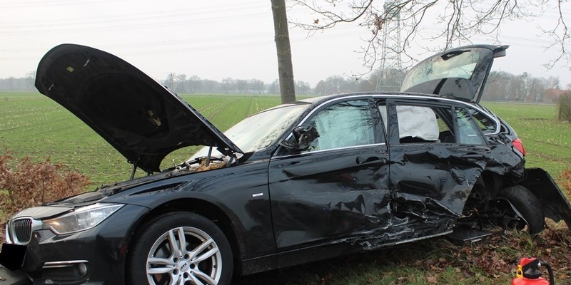 POL-MI: Autos schleudern von Fahrbahn - Foto: presseportal.de