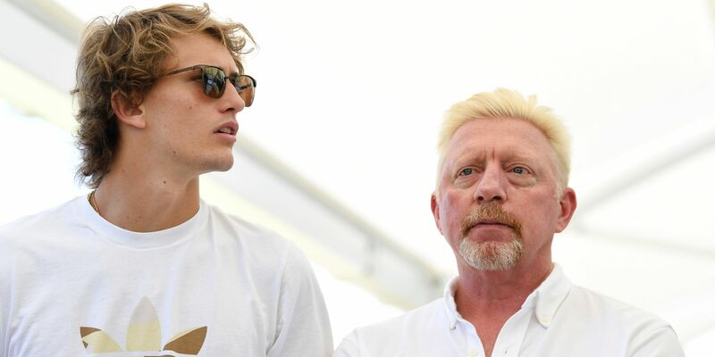 Alexander Zverev (l) will in der Weltrangliste noch weiter nach oben klettern. Boris Becker sieht dafür gute Chancen. - Foto: Dan Peled/AAP/dpa