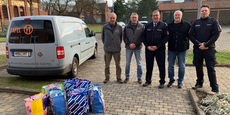 HZA-SB: ZOLL verleiht Zertifikate zum Weltzolltag; Zoll erfüllt sein Engagement für Effizienz, Sicherheit und Wohlstand - Foto: presseportal.de