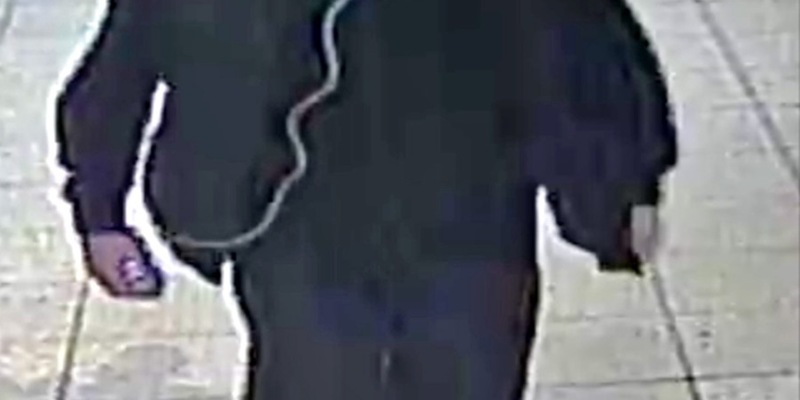 POL-H: Öffentlichkeitsfahndung: Unbekannter überfällt mehrere Tankstellen in Hannover - Wer kann Hinweise zu dem Tatverdächtigen geben? - Foto: presseportal.de