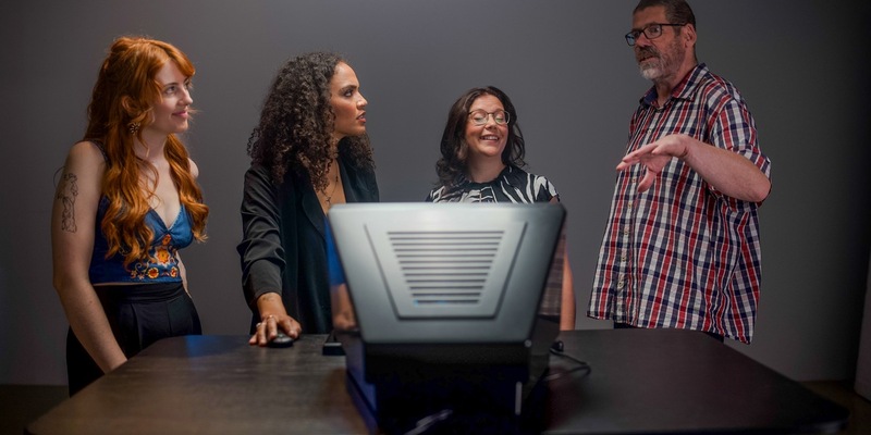 Achtung Redaktionen: Sperrfrist bis 30.12.2023, 5.00 Uhr! / „Better than human?“: MDR/WDR-Doku wagt ungewöhnliches KI-Experiment - Foto: presseportal.de