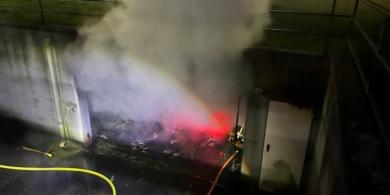 FW-HAAN: Brand einer Großgarage - Foto: presseportal.de
