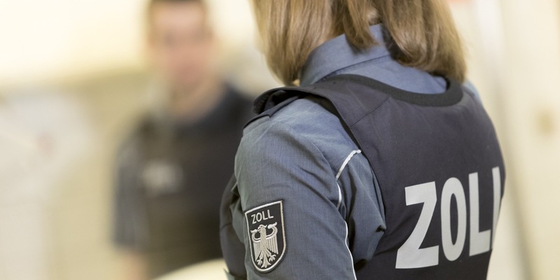 HZA-SB: Waschen, Schneiden - aber bitte nicht schwarz ZOLL beendet illegalen Aufenthalt und illegale Beschäftigung - Foto: presseportal.de