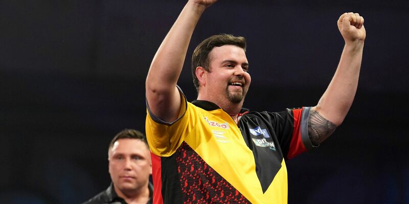 Bei der Darts-WM in London flog Gabriel Clemens in der zweiten Runde raus.  - Foto: Zac Goodwin/Press Association/dpa