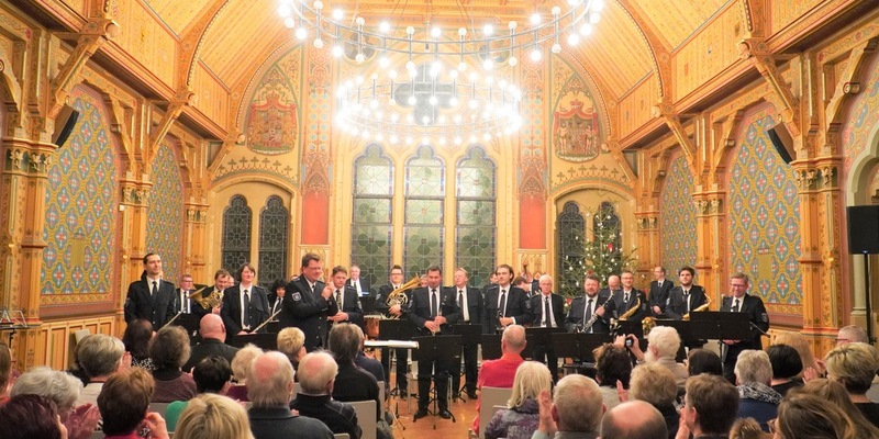 LPI-NDH: Polizeiorchester Thüringen begeistert das Publikum beim Weihnachtskonzert - Foto: presseportal.de