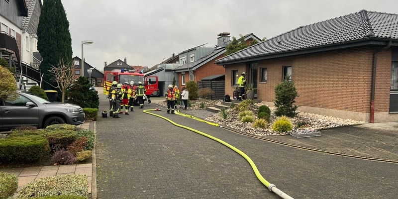 FW-WRN: FEUER_2 - LZ1 - Kaminbrand / Wände heiß / Kancken im Kamin zu hören - Foto: presseportal.de