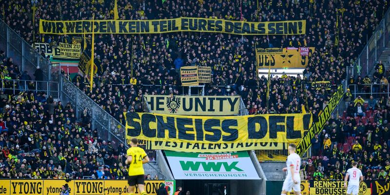 Der Ärger der Fans über einen möglichen Einstieg eines Investors bei der Deutschen Fußball Liga ist weiterhin groß. - Foto: Tom Weller/dpa