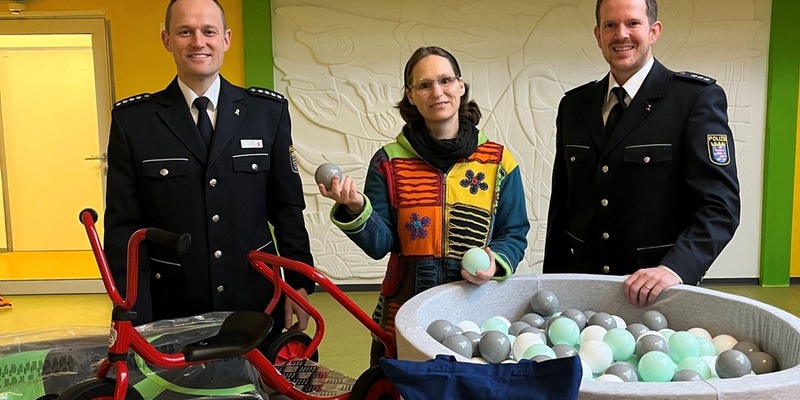 POL-OF: Polizeipräsidium Südosthessen spendet Spielgeräte an das Kinderhaus Jona - Foto: presseportal.de