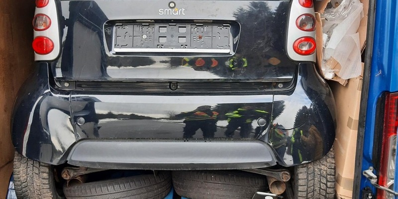 Bundespolizeidirektion München: Smarte Ladung/ Bundespolizei verfolgt Transporter nach Österreich - Foto: presseportal.de