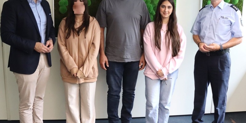 POL-MI: Landrat Ali Dogan dankt für selbstlose Rettungstat - Foto: presseportal.de