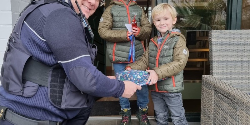 POL-DN: Kreativer Weihnachtszauber: Beim Malwettbewerb der Polizei Düren gab es nur Gewinner - Foto: presseportal.de