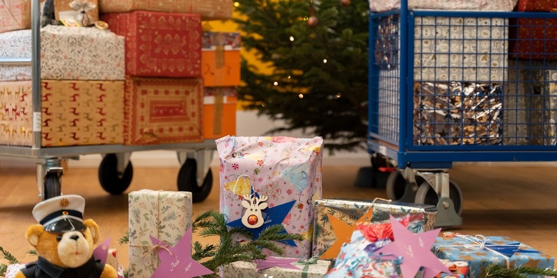 POL-AC: Weihnachtessen in Kisten und ein besonderer Tannenbaum - Foto: presseportal.de