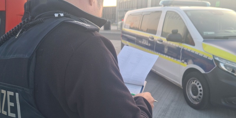 HZA-F: Gemeinsame Kontrollen von Polizei und Zoll am Frankfurter Flughafen- Bus und Personenbeförderung im Fokus - Foto: presseportal.de