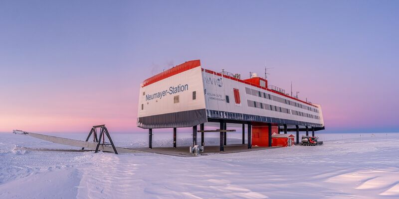 Fern von der Heimat wird auch in der Forschungsstation Neumayer III in der Antarktis Weihnachten gefeiert. - Foto: Michael Trautmann/Alfred-Wegener-Institut/dpa