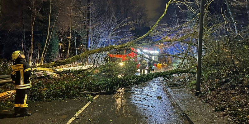 FW-MH: Sturmtief Zoltan zieht über Mülheim - Foto: presseportal.de