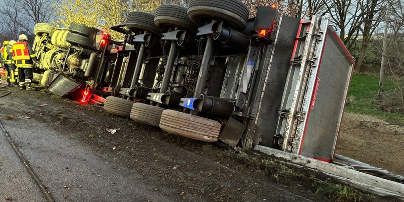 POL-DEL: Autobahnpolizei Ahlhorn: BILDMATERIAL zu Sattelzug kommt im Bereich der Gemeinde Hatten von der Autobahn 28 ab - Foto: presseportal.de