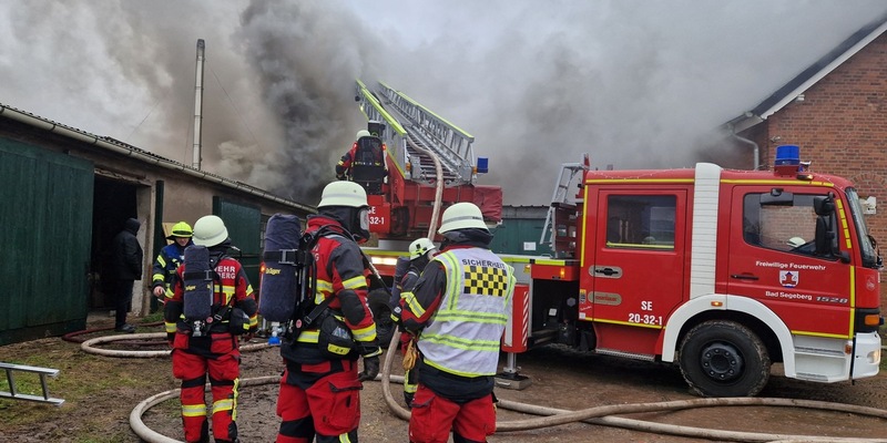FW Bad Segeberg: Freiwillige Feuerwehr Bad Segeberg in den letzten Tagen stark gefordert! - Foto: presseportal.de