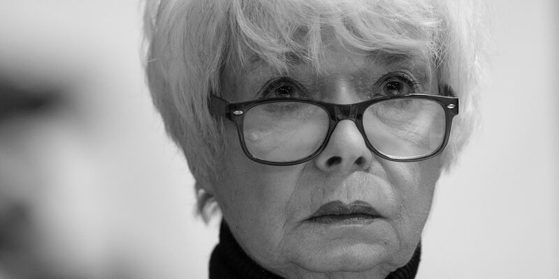 Steeger hatte in den 1970er Jahren als die freche Blonde aus der ARD-Comedy «Klimbim» das Publikum für sich gewonnen. Zuletzt war es um die Schauspielerin ruhig geworden. Jetzt ist Ingrid Steeger gestorben. - Foto: Swen Pförtner/dpa