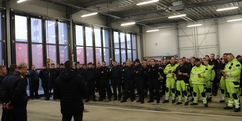 FW-BOT: Anforderung Bezirksbereitschaft zum Ruhrdeich nach Oberhausen - Foto: presseportal.de