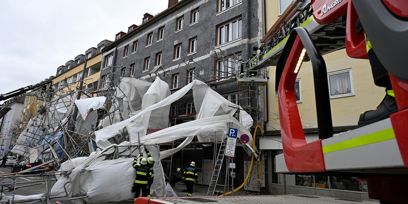FW-M: Gerüsteinsturz - Eine Person wird verletzt (Giesing) - Foto: presseportal.de
