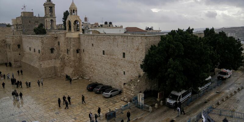 Die Geburtskirche in Bethlehem gilt traditionell als Geburtsort Jesu. - Foto: Mahmoud Illean/AP/dpa