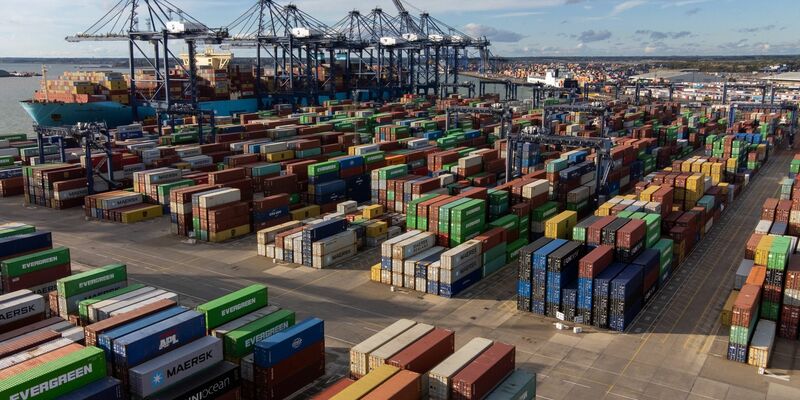 Drei Jahre nach dem endgültigen Brexit bereiten die Folgen des britischen EU-Ausstiegs der Wirtschaft auf beiden Seiten des Ärmelkanals weiter Sorgen. - Foto: Joe Giddens/PA Wire/dpa