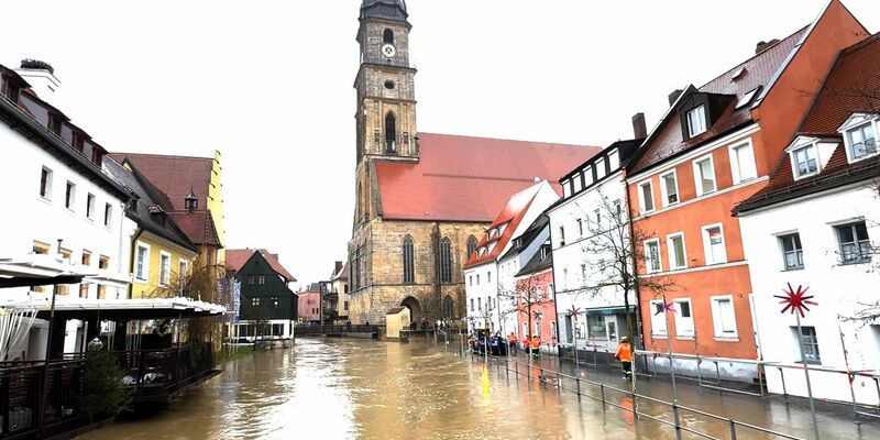 In Bayern gilt in weiten Teilen Hochwassergefahr. - Foto: Vifogra / Raum/vifogra/dpa