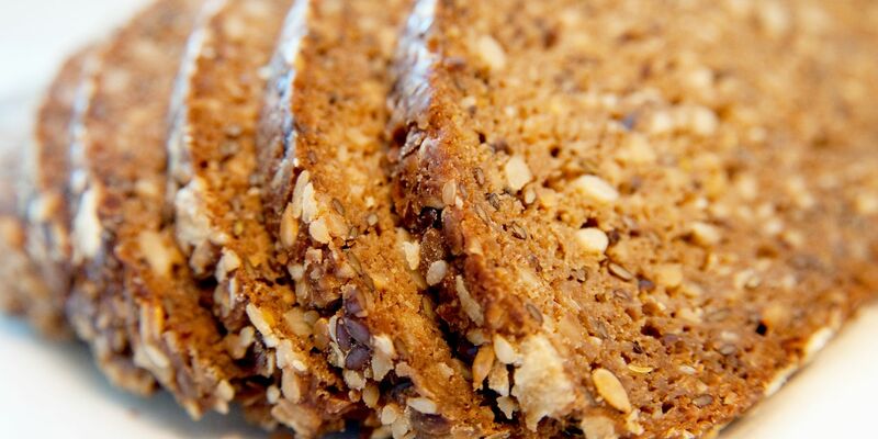 Eiweißbrot: Häufig sind «High Protein»-Produkte um ein Vielfaches teurer. - Foto: Andrea Warnecke/dpa-tmn/dpa