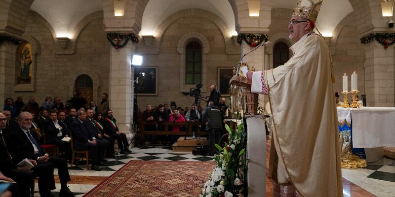 «Meine Gedanken gehen ohne Ausnahme zu all denen, die von diesem Krieg betroffen sind, in Palästina und Israel und der ganzen Region»: Kardinal Pierbattista Pizzaballa. - Foto: Nasser Nasser/AP Pool/dpa
