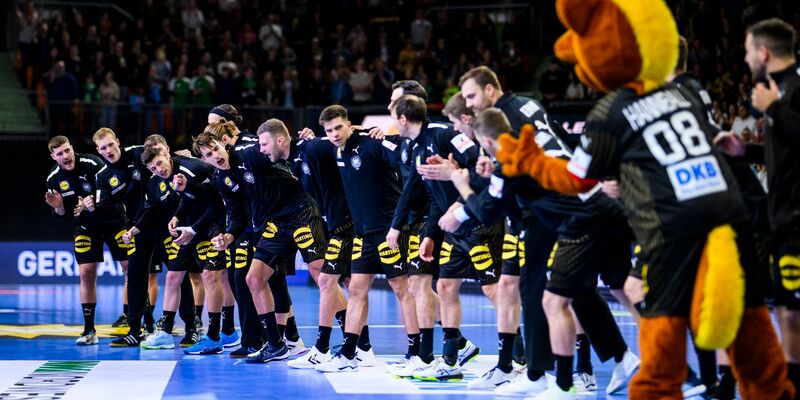 Die deutschen Handballer freuen sich auf die Heim-EM. - Foto: Tom Weller/dpa