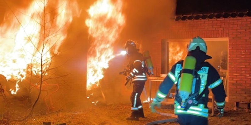 FW-SE: Gebäudebrand in Kisdorf - Foto: presseportal.de